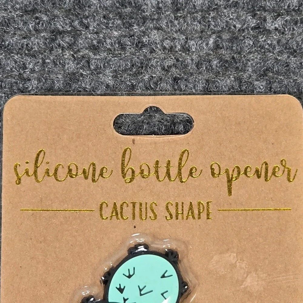 TMD‎ Retail Cactus Silicone Bottle Opener Terracota Green Novelty Bar Tool NEW
